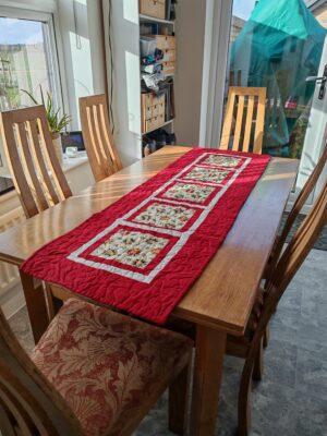 Quilting Sewlutions Christmas Table Runner